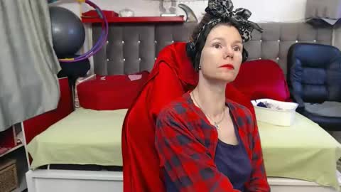 kelly online show from October 27, 2025, 10:41 am