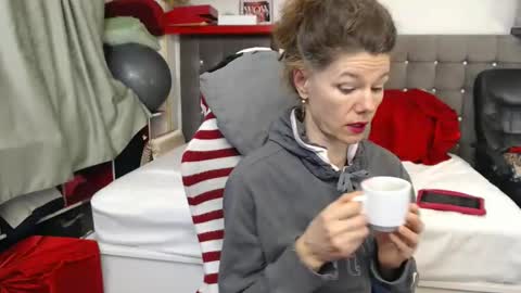 Snapshot of kellynumber chatting on February 20, 2026, 9:00 am kelly online show from February 20, 2026, 9:00 am