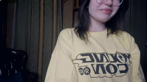 Snapshot of kemberlyrobeza chatting on May 19, 2026, 9:10 pm Lina online show from May 19, 2026, 9:10 pm