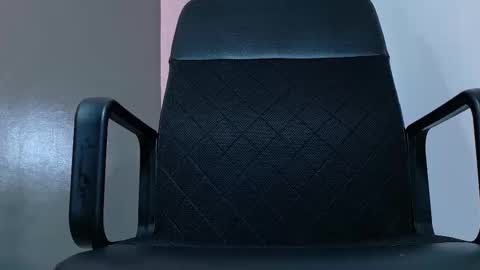   online show from October 25, 2025, 11:40 am