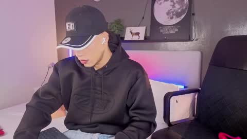   online show from November 5, 2025, 11:43 am