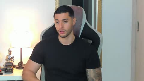 ken_mailik online show from May 25, 2026, 11:33 pm