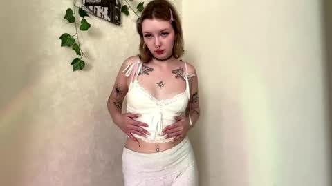 Snapshot of kenafetner chatting on May 21, 2026, 12:12 pm Mia online show from May 21, 2026, 12:12 pm