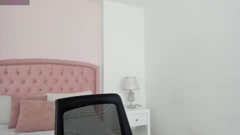 Kendall online show from November 3, 2025, 7:09 am