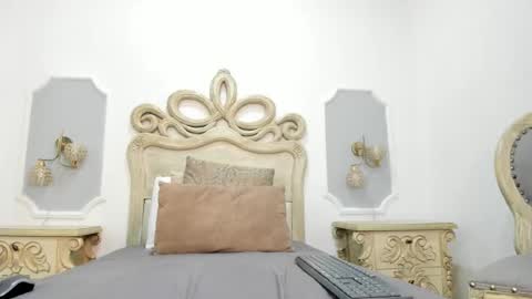 Snapshot of kendall_jones7 chatting on December 15, 2025, 8:02 pm kendall jones7 online show from December 15, 2025, 8:02 pm