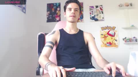 Snapshot of kendall_ros chatting on December 18, 2024, 6:03 pm kendall ross online show from December 18, 2024, 6:03 pm