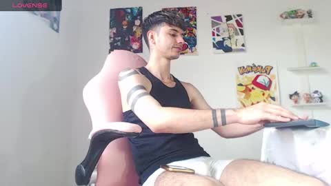 Snapshot of kendall_ros chatting on January 6, 2025, 7:24 pm kendall ross online show from January 6, 2025, 7:24 pm