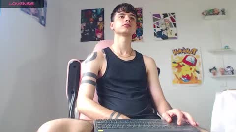 Snapshot of kendall_ros chatting on January 8, 2025, 5:05 pm kendall ross online show from January 8, 2025, 5:05 pm