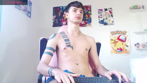 Snapshot of kendall_ros chatting on January 17, 2025, 3:43 pm kendall ross online show from January 17, 2025, 3:43 pm