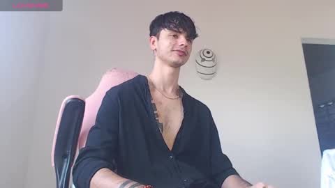 Snapshot of kendall_ros chatting on October 18, 2025, 4:08 pm kendall ross online show from October 18, 2025, 4:08 pm