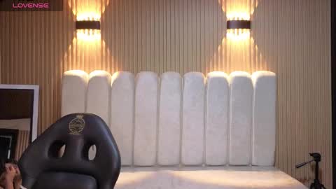 kendall_rossii_ online show from December 2, 2025, 3:12 am