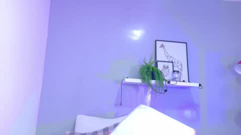 Snapshot of kendalmilleer chatting on October 17, 2025, 10:07 am online show from October 17, 2025, 10:07 am