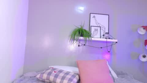 Snapshot of kendalmilleer chatting on October 24, 2025, 10:11 am online show from October 24, 2025, 10:11 am