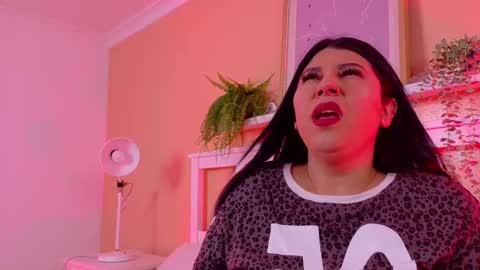 Snapshot of kendalmilleer chatting on November 18, 2025, 10:09 am online show from November 18, 2025, 10:09 am