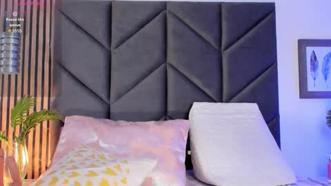 Snapshot of kendalross28 chatting on November 19, 2025, 4:07 pm Kendall online show from November 19, 2025, 4:07 pm