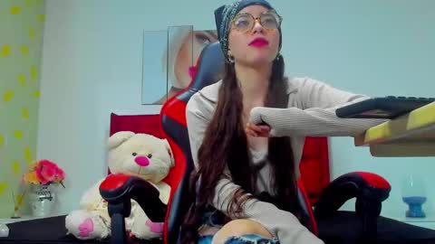 Snapshot of kendalyener chatting on March 5, 2025, 6:34 pm KENDALYENER online show from March 5, 2025, 6:34 pm