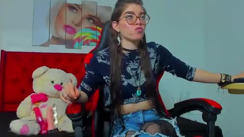 Snapshot of kendalyener chatting on March 10, 2025, 5:29 pm KENDALYENER online show from March 10, 2025, 5:29 pm