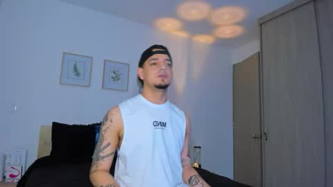 kendel_dimitri online show from December 15, 2025, 1:54 am