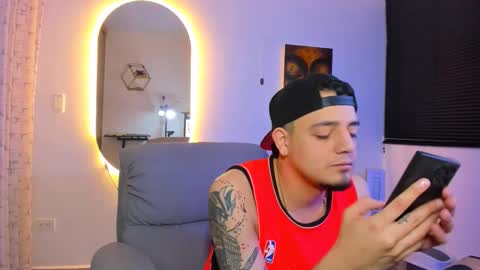 kendel_dimitri online show from February 16, 2026, 5:36 am