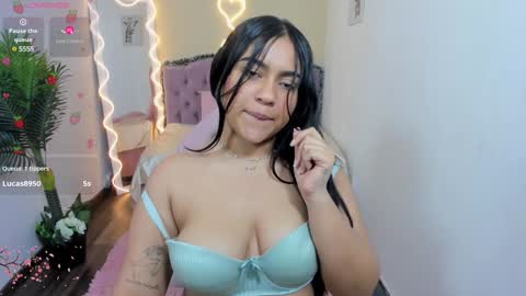 Snapshot of kendra_tay chatting on January 4, 2025, 9:00 am kendra online show from January 4, 2025, 9:00 am