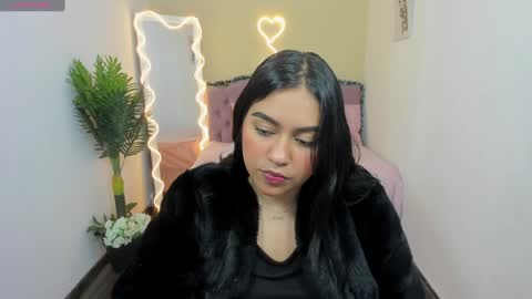 Snapshot of kendra_tay chatting on January 8, 2025, 3:29 am kendra online show from January 8, 2025, 3:29 am