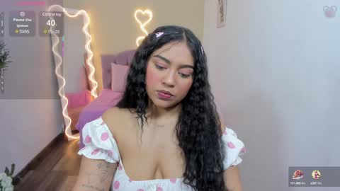 Snapshot of kendra_tay chatting on February 8, 2025, 3:19 am kendra online show from February 8, 2025, 3:19 am
