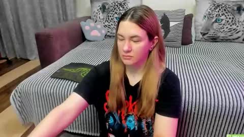Kendra online show from March 18, 2026, 11:41 pm