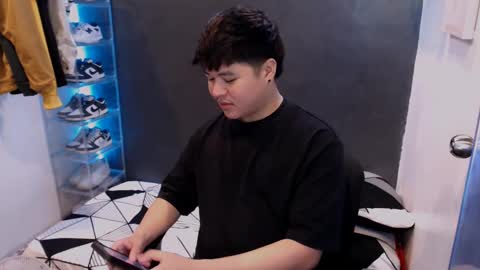 Snapshot of kenhotline911 chatting on January 12, 2025, 6:05 pm ken online show from January 12, 2025, 6:05 pm