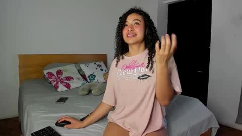 Snapshot of keniia_riizz chatting on February 10, 2026, 9:30 pm Kenia online show from February 10, 2026, 9:30 pm