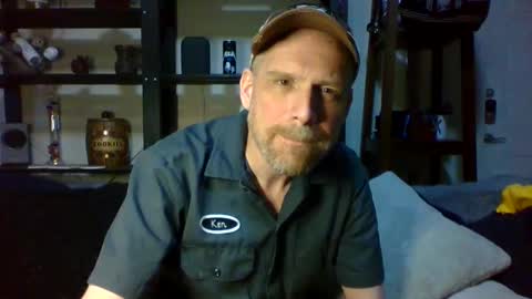 Snapshot of kenkuddles chatting on February 19, 2025, 12:25 am Ken Kuddles online show from February 19, 2025, 12:25 am
