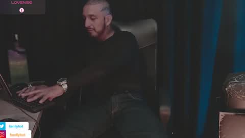 Kenlly online show from April 2, 2026, 12:41 am