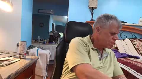 Snapshot of kent_ham chatting on April 2, 2026, 11:24 pm kent_ham online show from April 2, 2026, 11:24 pm