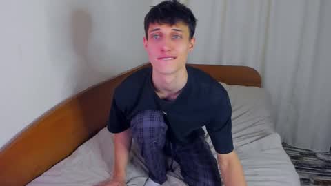 Snapshot of kenter_parker chatting on December 13, 2025, 9:31 pm Peter online show from December 13, 2025, 9:31 pm