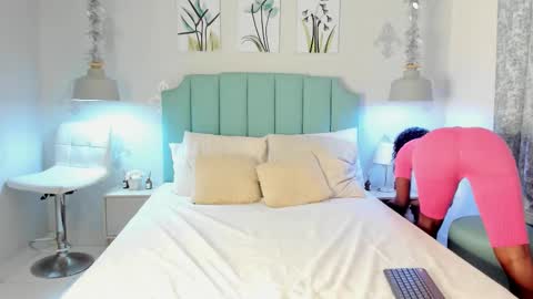 Snapshot of kentha_mitchells chatting on March 1, 2025, 10:13 am kentha_mitchells online show from March 1, 2025, 10:13 am