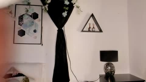 KENTHA  online show from April 6, 2026, 10:16 am