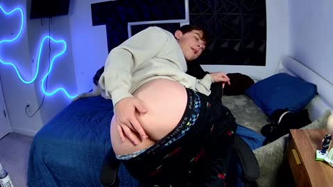 Snapshot of kentuckydrake chatting on December 6, 2024, 3:30 am Drake online show from December 6, 2024, 3:30 am