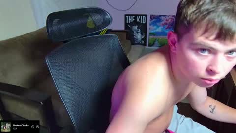 Snapshot of kentuckydrake chatting on November 25, 2025, 1:05 am Drake online show from November 25, 2025, 1:05 am