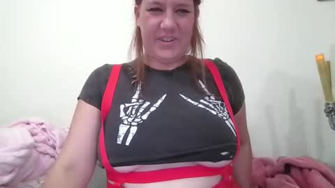 Snapshot of kenzbenz chatting on October 29, 2025, 5:04 pm KenzBenz online show from October 29, 2025, 5:04 pm