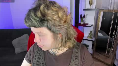 Snapshot of kenziesharik chatting on November 16, 2025, 4:51 am Kenzie online show from November 16, 2025, 4:51 am