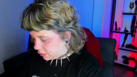 Snapshot of kenziesharik chatting on November 25, 2025, 5:07 am Kenzie online show from November 25, 2025, 5:07 am