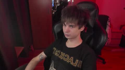 Snapshot of keorinav chatting on February 19, 2026, 3:08 pm Looking for a moderator I PVT IS OPEN online show from February 19, 2026, 3:08 pm