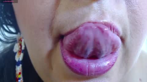 Snapshot of kerly_doll chatting on February 5, 2025, 7:53 pm K E R L Y online show from February 5, 2025, 7:53 pm