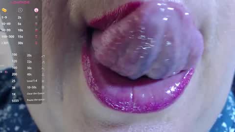 Snapshot of kerly_doll chatting on March 8, 2025, 1:06 am K E R L Y online show from March 8, 2025, 1:06 am