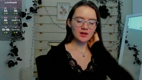 Snapshot of ketrin_pirsss chatting on February 18, 2026, 7:37 am Ketrin online show from February 18, 2026, 7:37 am