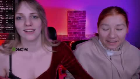 ketty_red online show from December 15, 2025, 8:02 pm