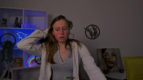 keuli_li online show from January 17, 2026, 7:28 pm