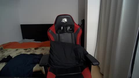 kevi4 online show from February 19, 2025, 4:01 am