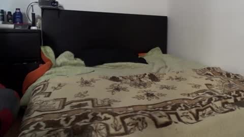 kevi4 online show from February 26, 2025, 4:58 am