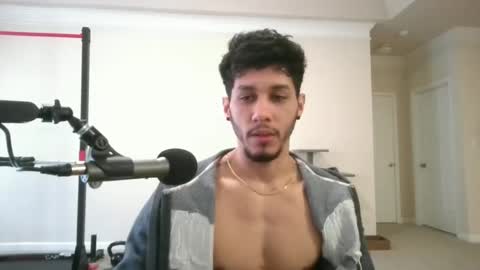 Snapshot of kevin9nch chatting on February 24, 2025, 5:53 pm Kevin online show from February 24, 2025, 5:53 pm