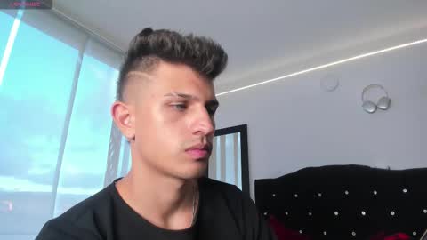 Snapshot of kevin_ahs1 chatting on October 24, 2025, 10:17 pm Kevin Ahs online show from October 24, 2025, 10:17 pm